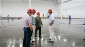 耐福地坪客户考察