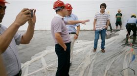 耐福地坪客户考察