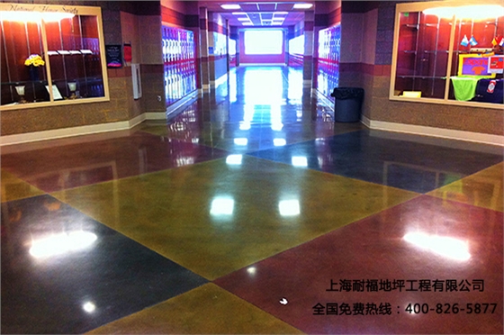 学校地面材质