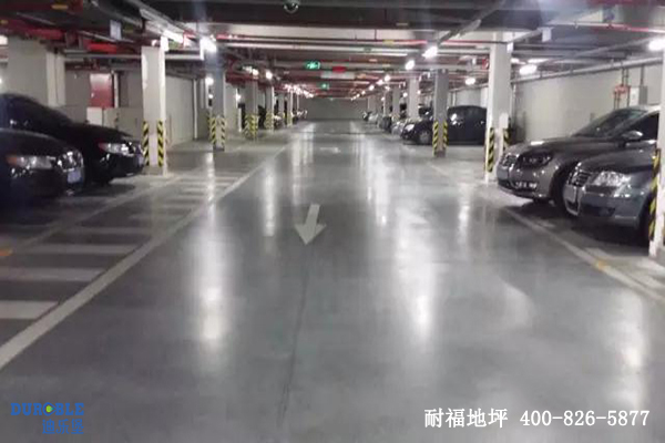 停车场地面 停车场地面