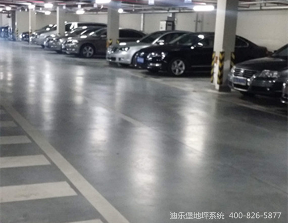 停车场地面 停车场地面