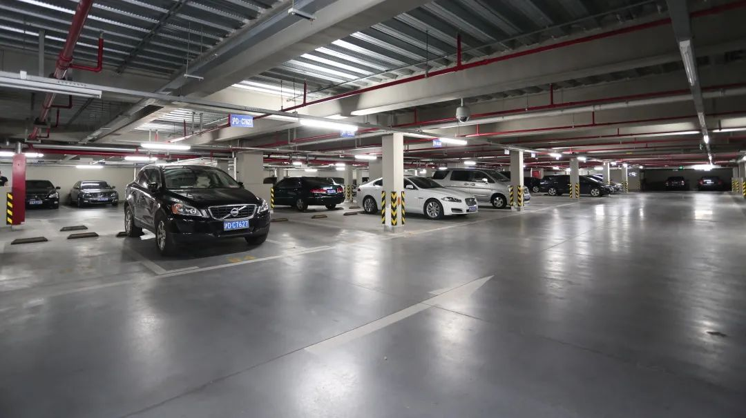 停车场地面 停车场地面