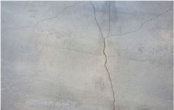 裂缝.jpg 裂缝.jpg